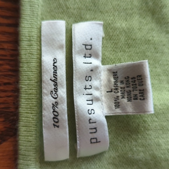 Green cashmere V-Neck Sweater  sz L - Picture 2 of 6